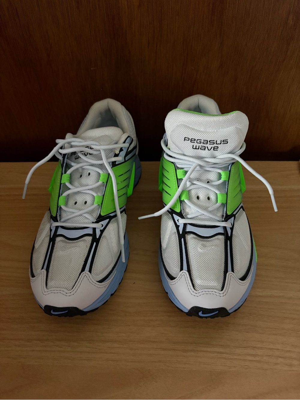 NEW NIKE PEGASUS WAVE sz 9.5 IB0612 Football Gray Green Strike Sneakers